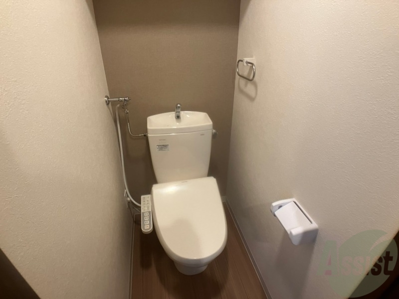 トイレ　シャワートイレになっているので快適です！