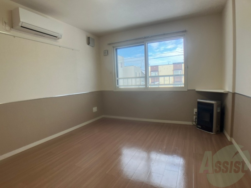 居室・リビング　広くてきれいなリビングです！快適に過ごせそうですね。