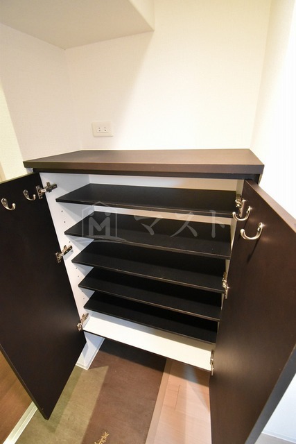 玄関　※建物内別間取参考写真