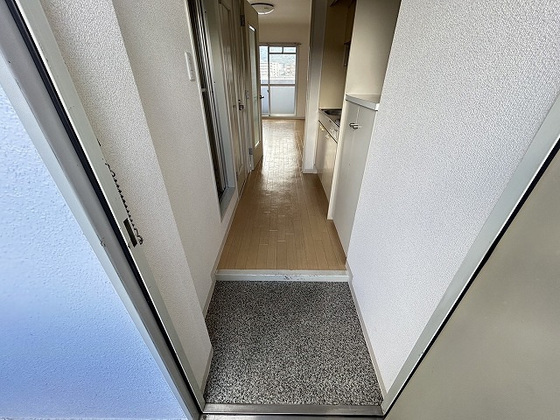 玄関　※別号室のお写真です。