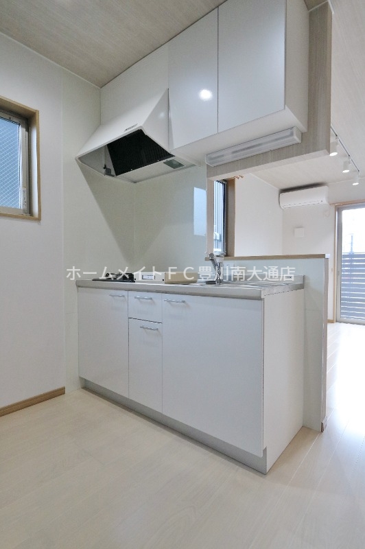 キッチン　同型別部屋写真（反転）