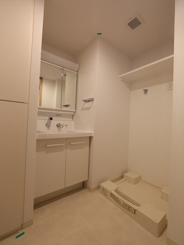 洗面設備　脱衣所　独立洗面台（シャンプードレッサー付）