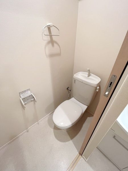 トイレ　別部屋参考写真