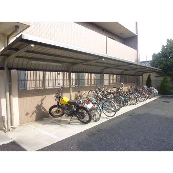 駐車場　駐輪場は１台まで