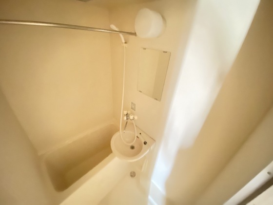 バス・シャワールーム　※別部屋の写真です