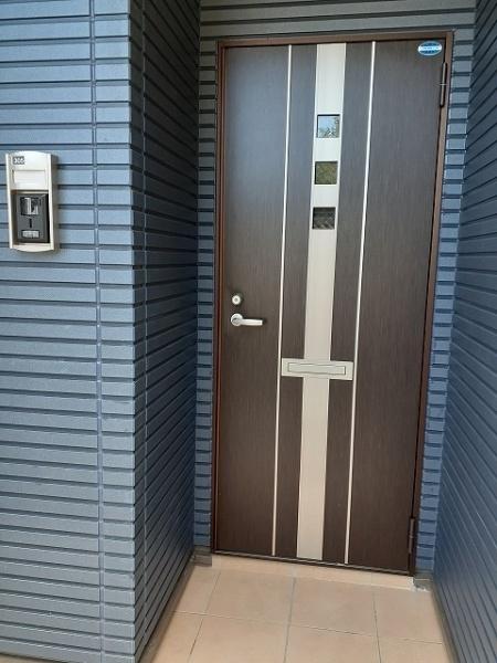 玄関　※現況優先となります。