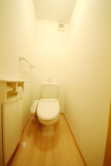 トイレ　ウォシュレット付です♪