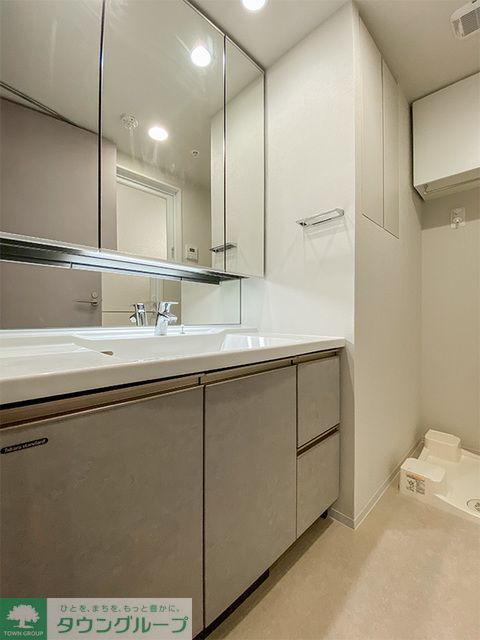 洗面設備　※写真は同タイプ住戸です。