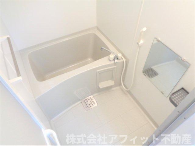 バス・シャワールーム　シャワー付き