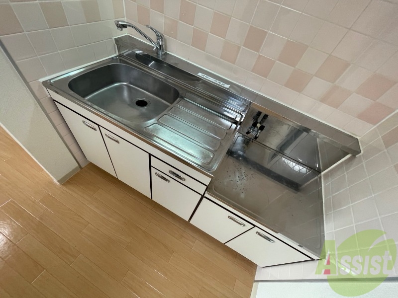 キッチン　ガスキッチンです。２口コンロが設置できます。