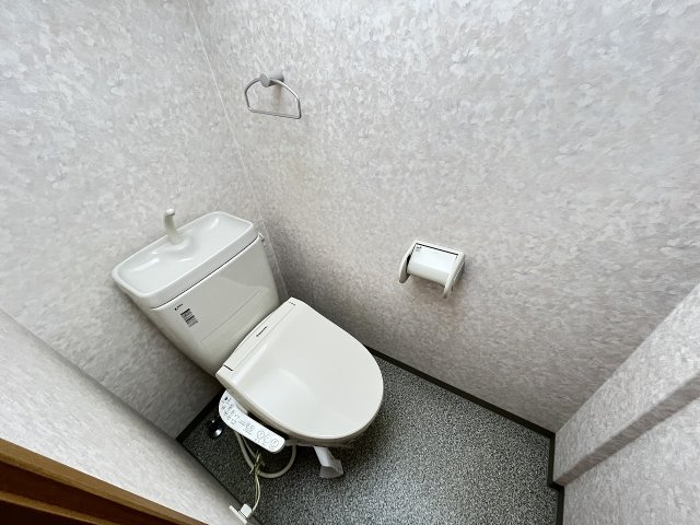 トイレ　トイレもきれいです