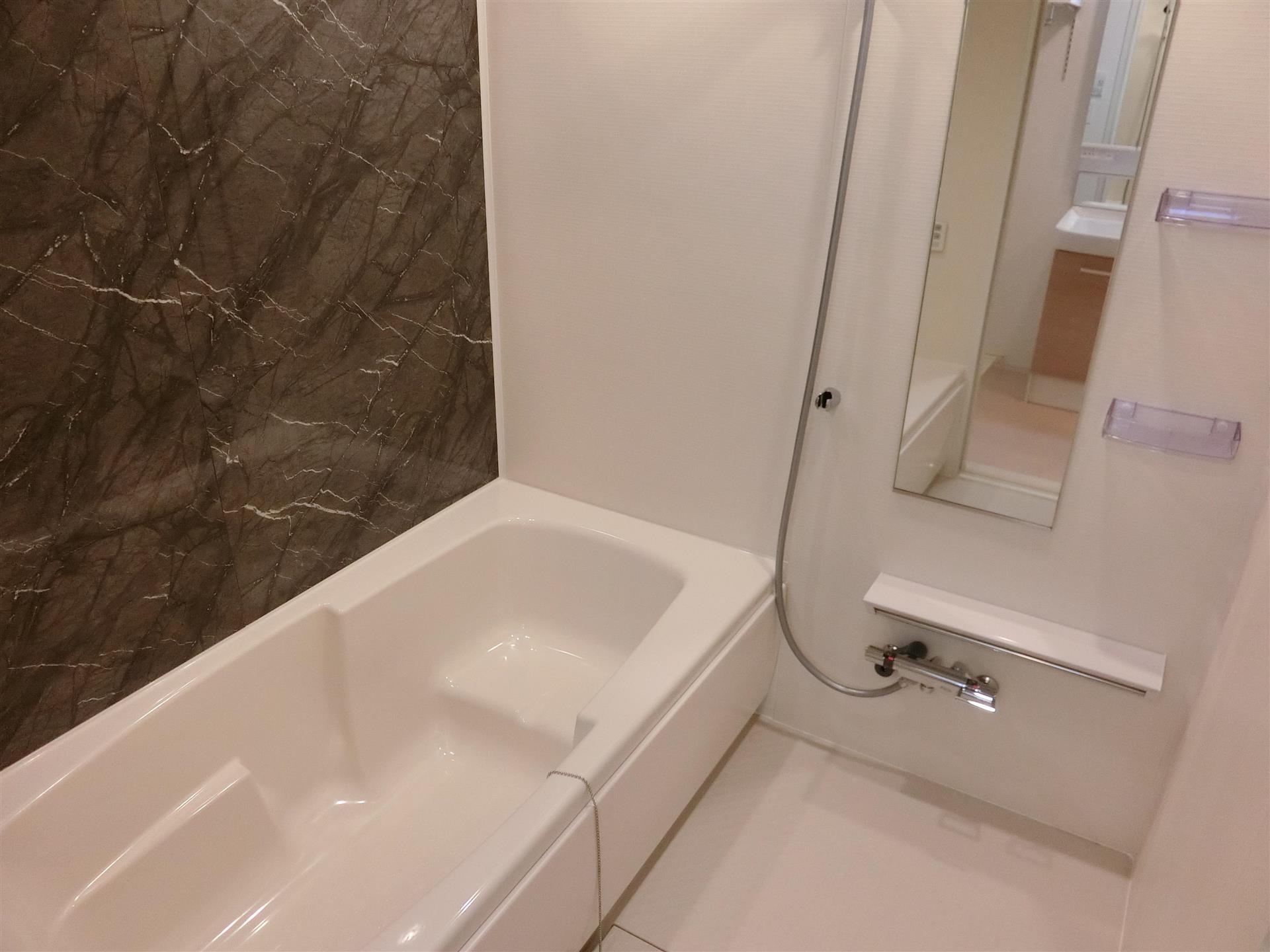 バス・シャワールーム　追焚機能＆浴室乾燥機付きのバスルーム♪