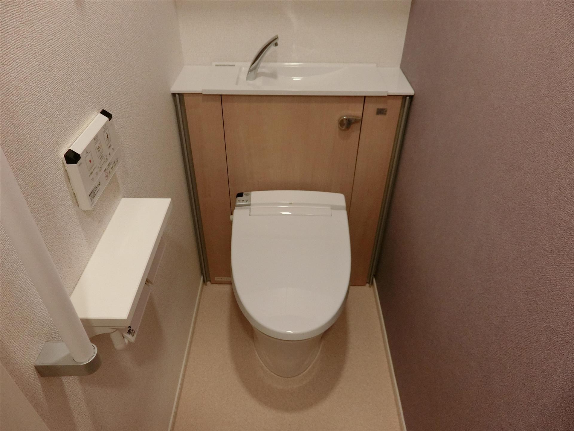 トイレ　ウォシュレット付きの洋式トイレ♪