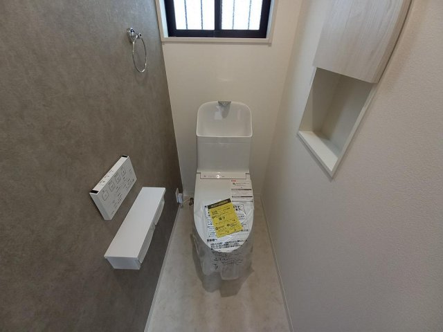 京阪本線 寝屋川市駅 バス乗車時間：13分 最寄りバス停で下車 徒歩4分 2階建 築1年のトイレ写真