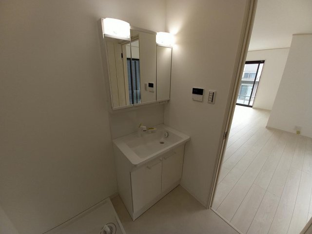 京阪本線 寝屋川市駅 バス乗車時間：13分 最寄りバス停で下車 徒歩4分 2階建 築1年の内装写真