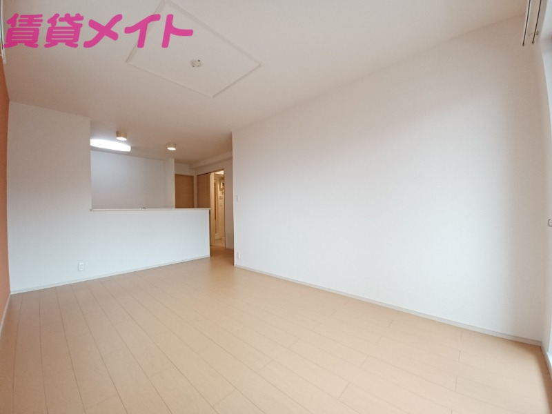 居室・リビング　同型参考写真
