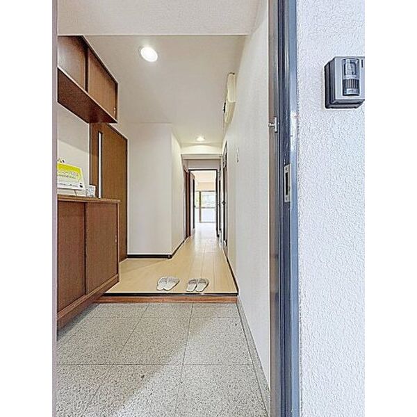 玄関　【銀行】(株)三井住友銀行 野並支店まで1624m
