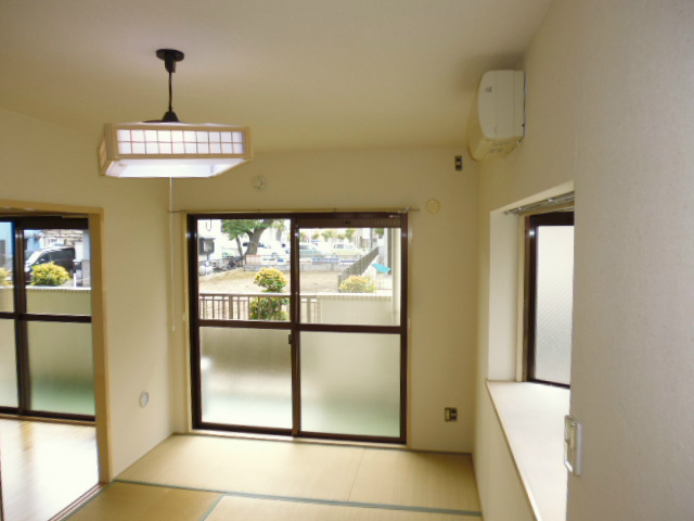 その他部屋・スペース　2面採光で明るいお部屋です。