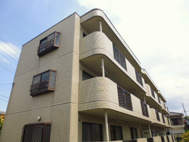 建物外観　南向きで日当たり良好です。
