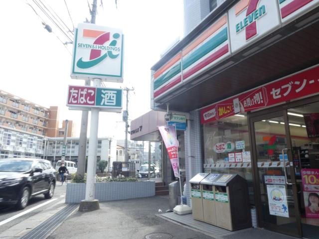 コンビニ　セブンイレブン（コンビニ）まで1066m