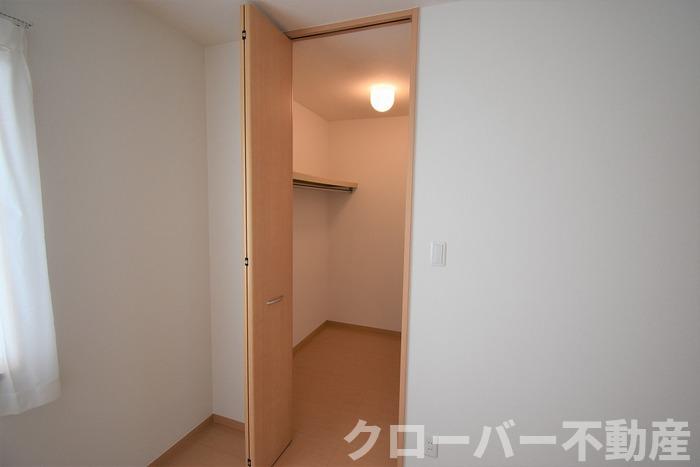 収納　ウォークインクローゼット