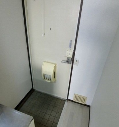 玄関　※別部屋参考写真
