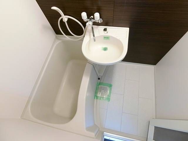 バス・シャワールーム　※別部屋参考写真