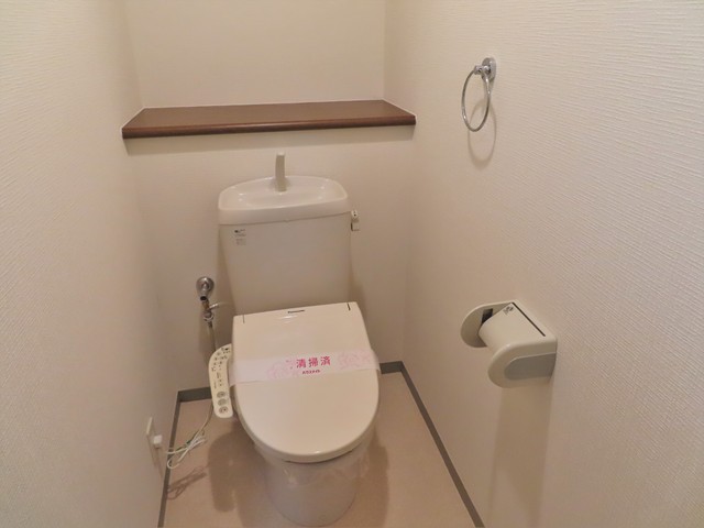 トイレ　☆洗浄便座付きのトイレです☆