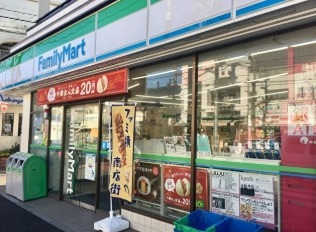 コンビニ　ファミリーマート 上十条一丁目店（コンビニ）まで147m