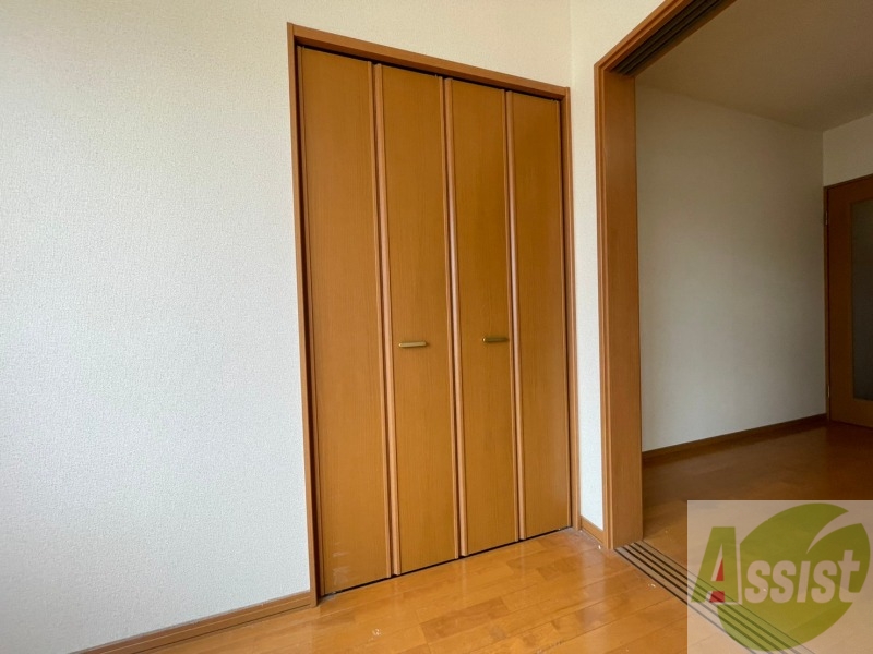収納　寝室の収納です。部屋がすっきり片付きます。