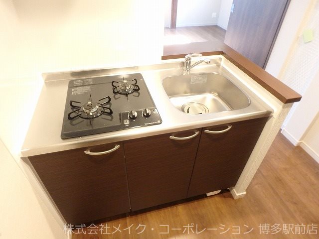 キッチン　※写真は棟内別部屋参考写真