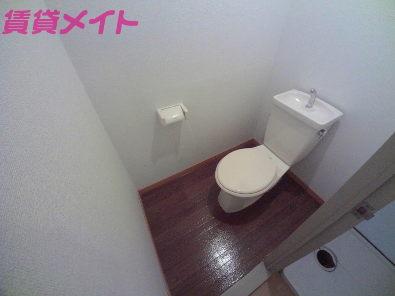 トイレ　同型参考写真
