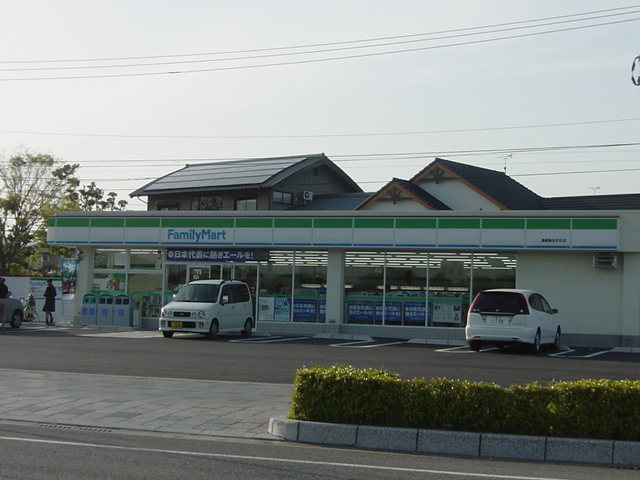 その他　ファミリーマート（その他）まで470m