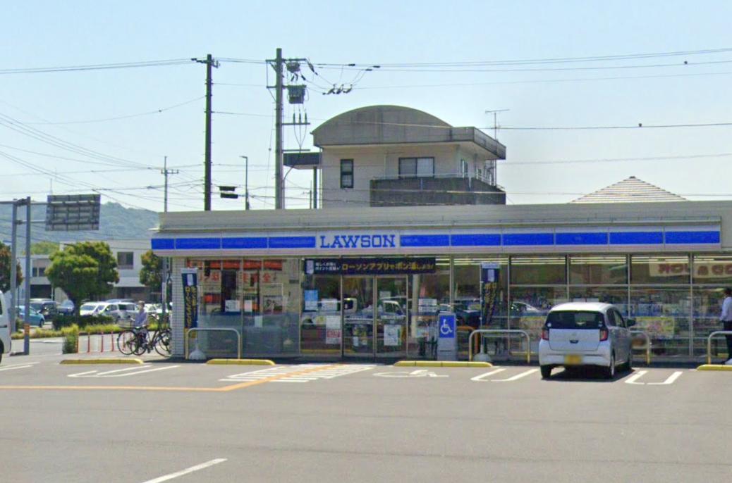コンビニ　ローソン 高知潮新町二丁目店（コンビニ）まで253m