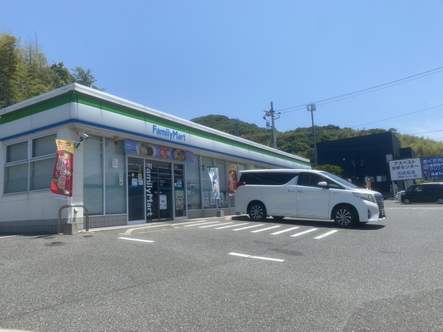 コンビニ　ファミリーマート下関伊倉店（コンビニ）まで881m