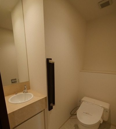 トイレ　※別部屋の参考写真です。