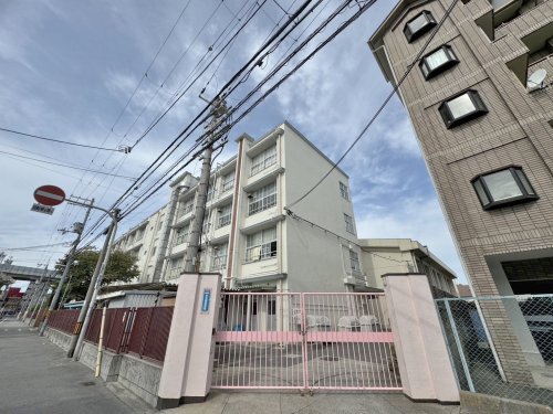 小学校　大阪市立瓜破北小学校（小学校）まで137m