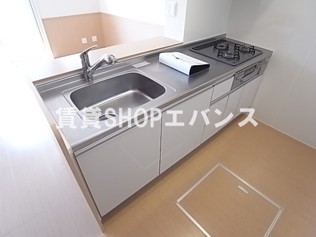 キッチン　コンパクトなキッチンで掃除もラクラク