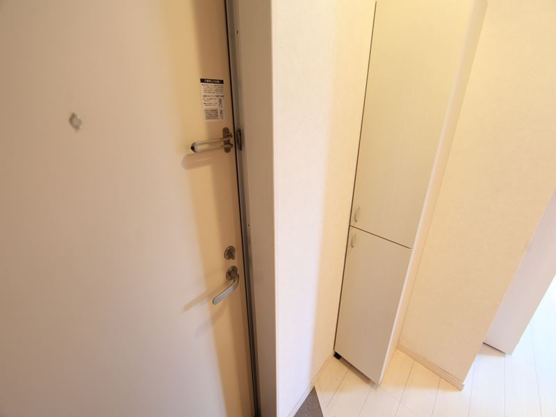 玄関　玄関　下駄箱充実してます。