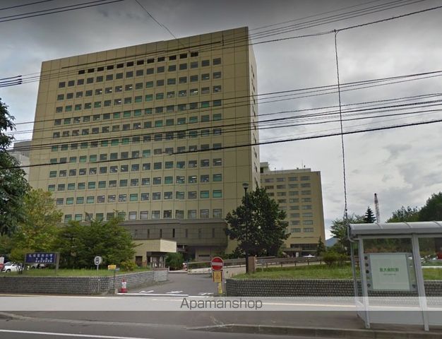 病院　札幌医科大学附属病院（病院）まで650m