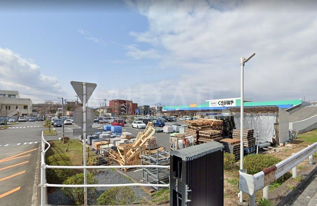 ホームセンター　ホームセンターくろがねや稲城押立店（ホームセンター）まで720m
