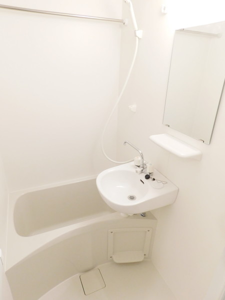 バス・シャワールーム　※他部屋参考写真