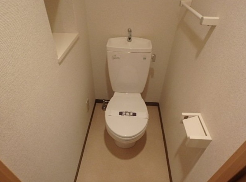 トイレ　別部屋参考画像です