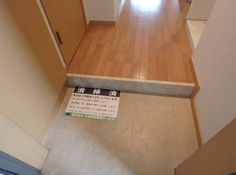 玄関　別部屋参考画像です