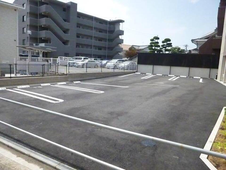 駐車場　駐車場