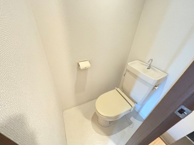 トイレ　参考写真（別部屋）