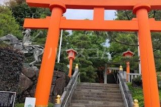 その他　穴八幡宮（その他）まで278m