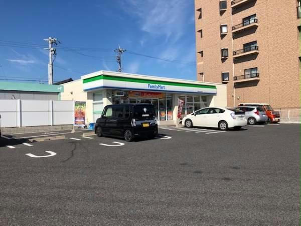 コンビニ　ファミリーマート春日井出川町店（コンビニ）まで687m