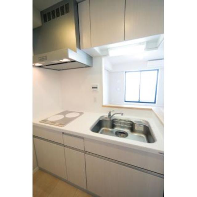 キッチン　写真は同タイプ住戸です。