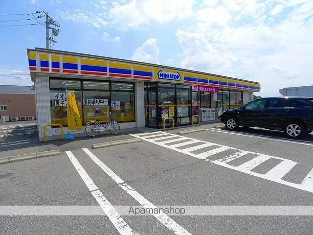 コンビニ　ミニストップ尾島粕川店（コンビニ）まで300m